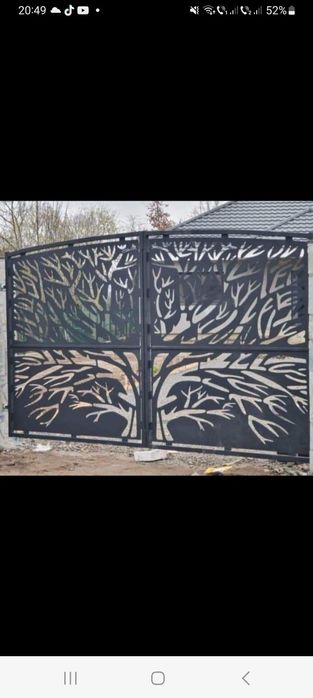 Gard din tablă decupata