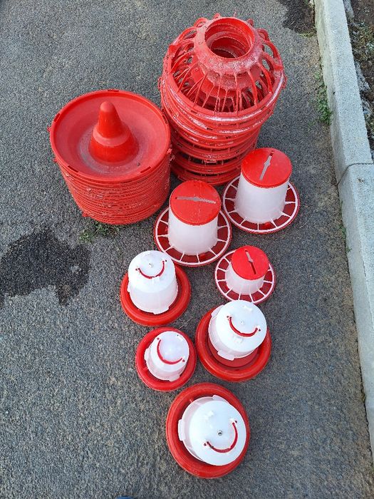 Кормушки и поильники