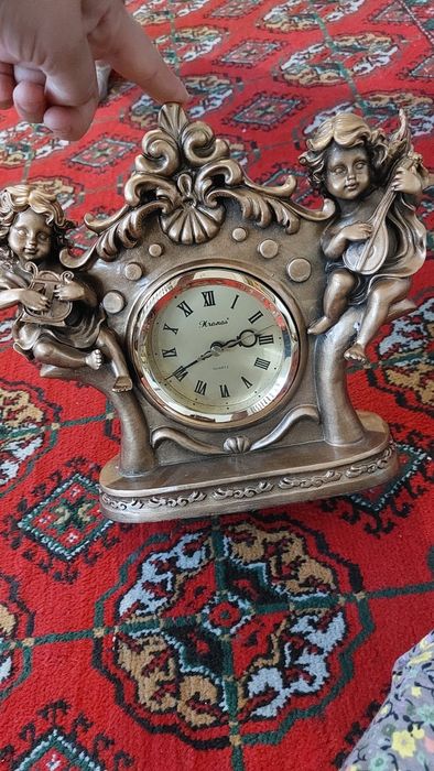 Часы настенный  новый все