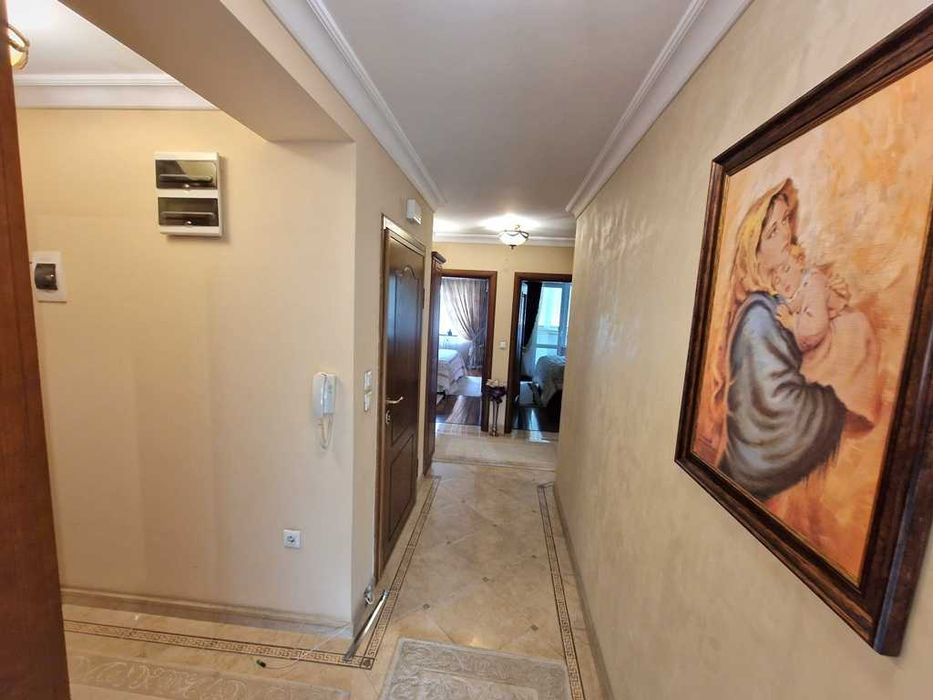 Продава се Тристаен апартамент в Благоевград, Широк център - 124 кв.м за 2097 €/кв.м - Снимка #10