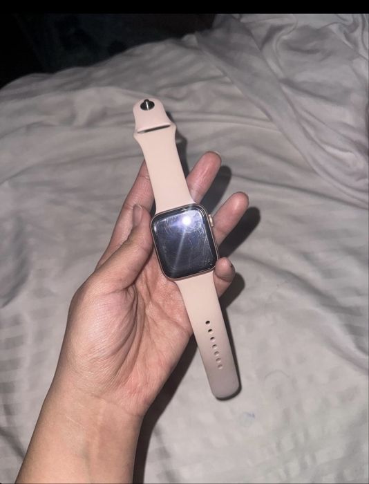 Продам apple watch 6,44mm оригинал