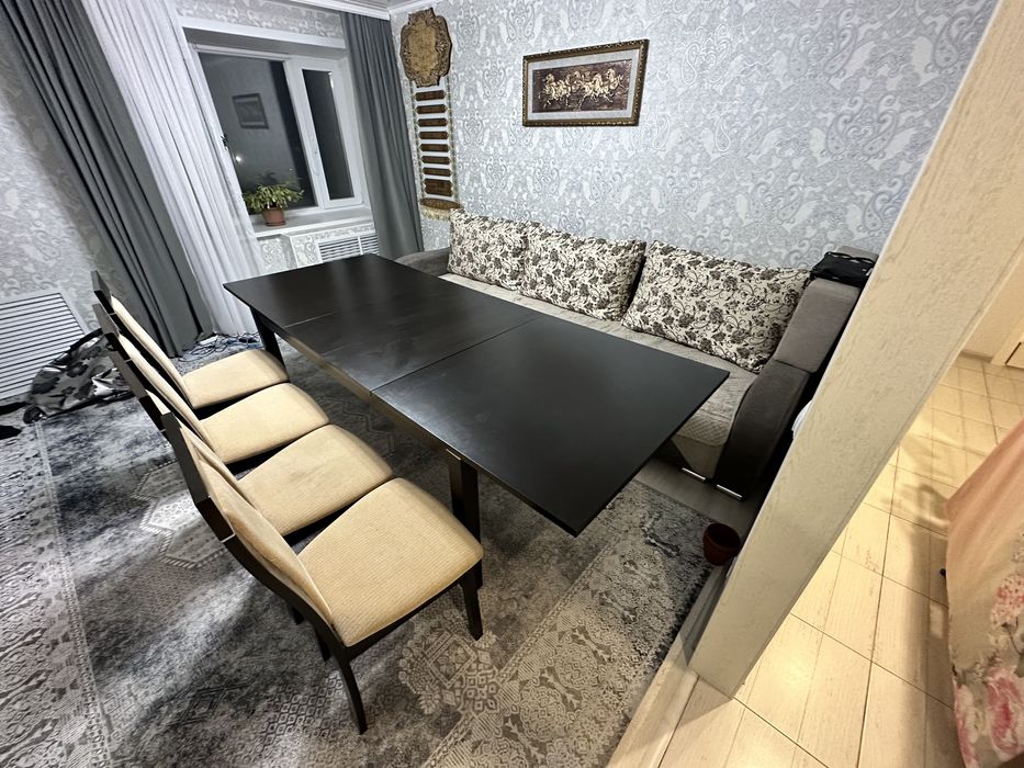 Продам стол в гостиную