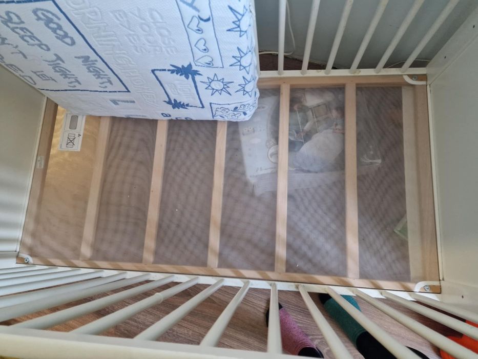 Продавам бебешка кошара