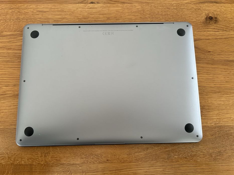 Laptop Macbook Air 13 2020 i3 1.1Ghz Iasi • OLX.ro