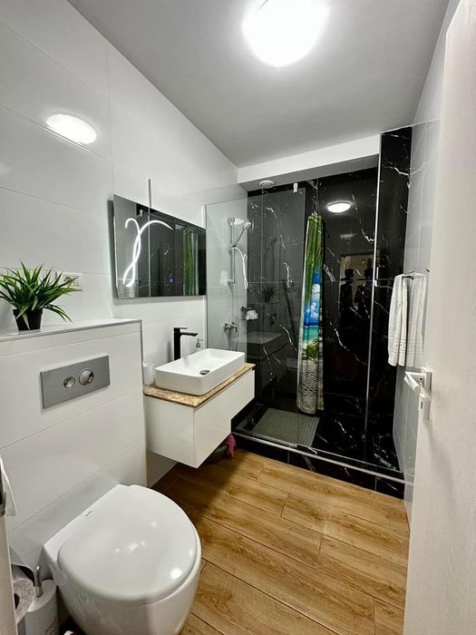 Inchiriez apartament prima linie mamaia nord