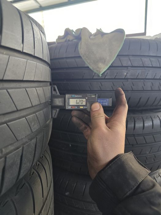 2 Броя 225/40/18 Bridgestone 6,2mm