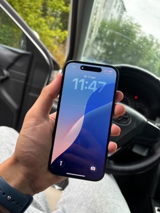 Продам iphone 15 128gb