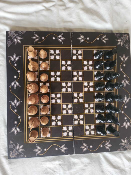 шах и табла - голям 49х47,3 см к-т фигури/пулове и шах-тефтер