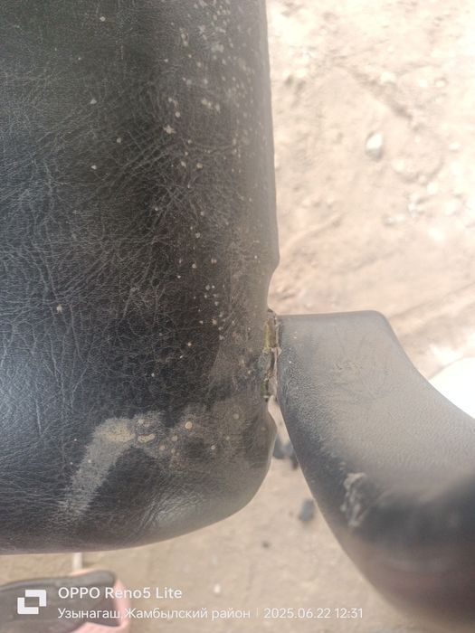 Продам парикмахерское кресло и зеркало