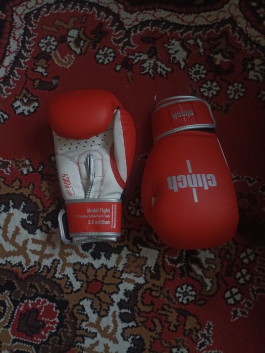 Бокс. Перчатки clinch 8.oz