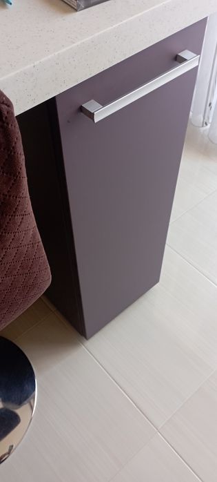 Masă ,insula living,bucătărie,