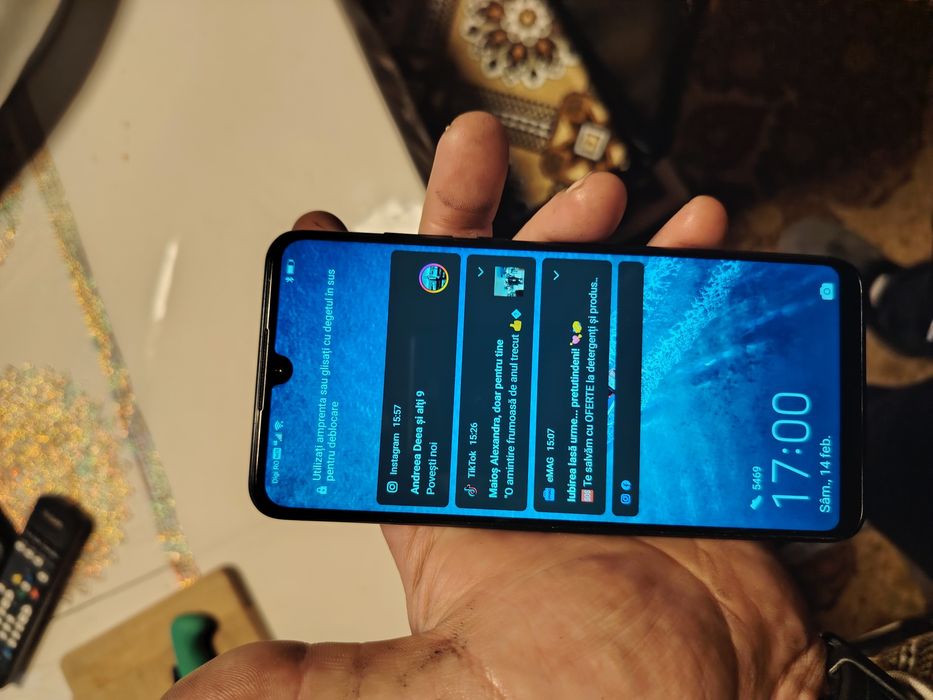 Vand 2 telefoane noi folosite doar o saptamana