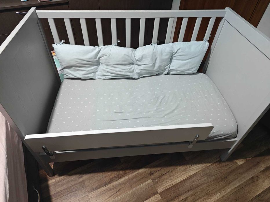 Ikea SUNDVIK бебешко креватче, 60x120 см + екстри