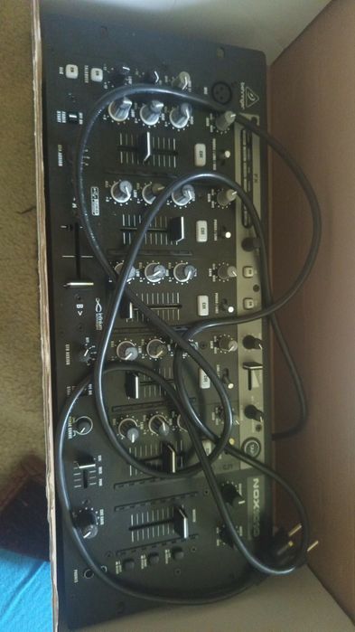 De vânzare mixer DJ Behringer NOX1010 – stare foarte bună