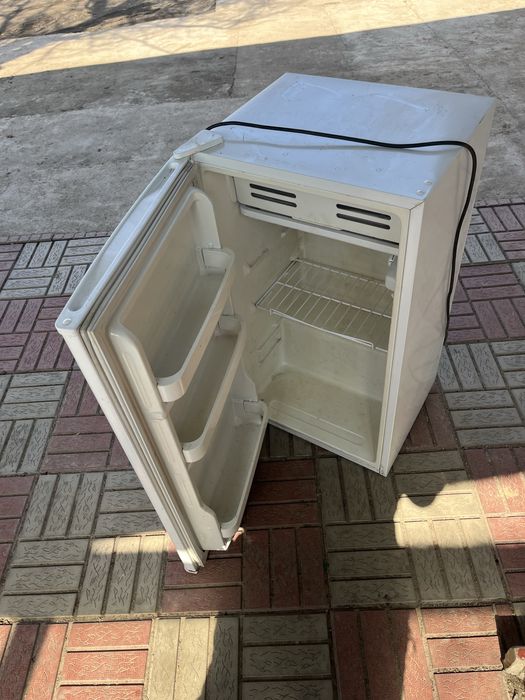 Холодильник маленький