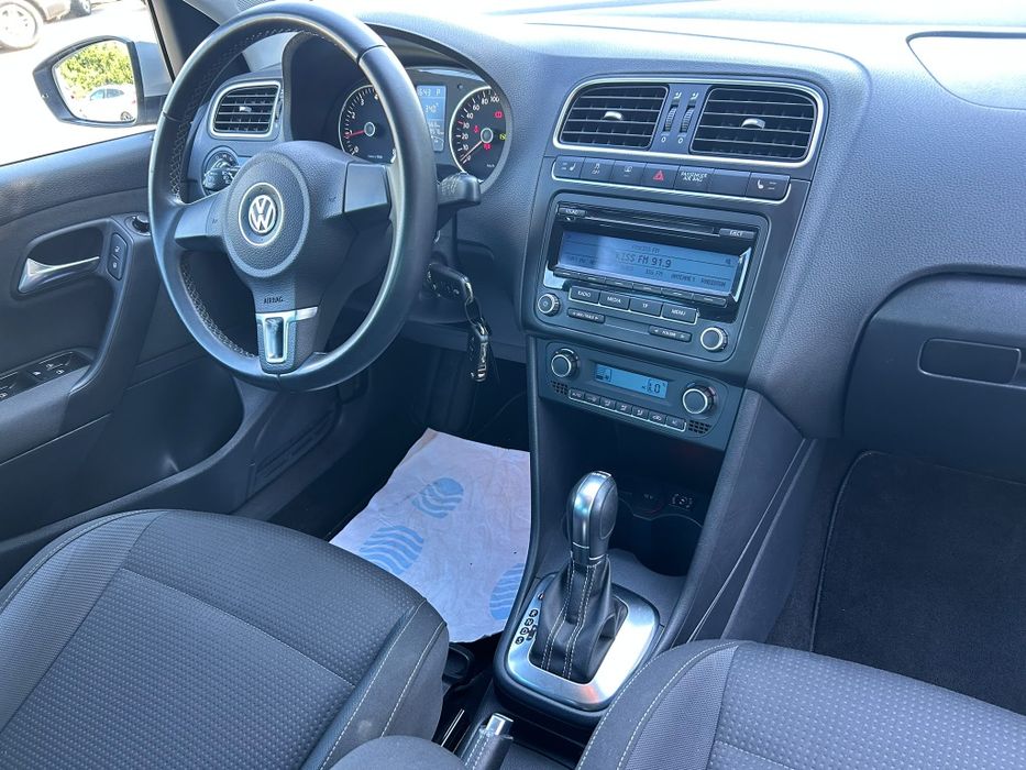 Volkswagen Polo Automat Benzină 2012 Model TEAM golf