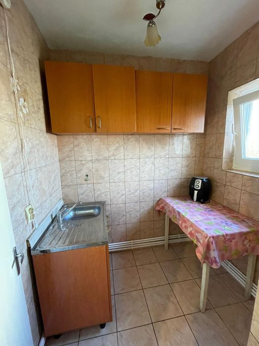 Garsoniera de închiriat