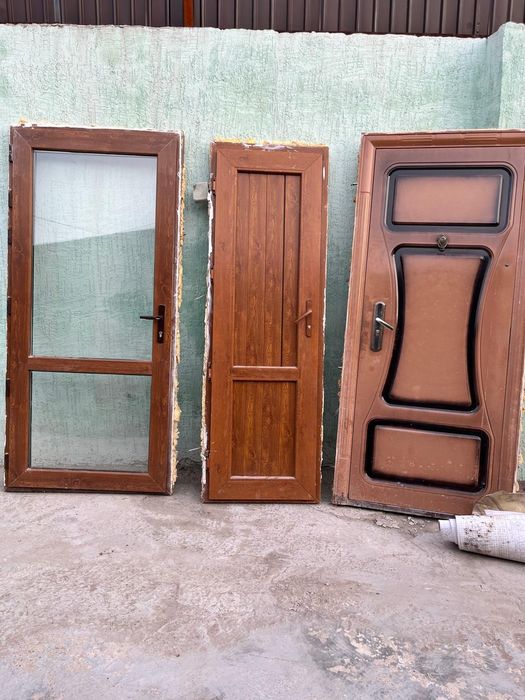 продам  двери  количестве 3