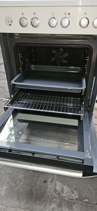 Готварска печка VOSS/Electrolux с керамичен плот