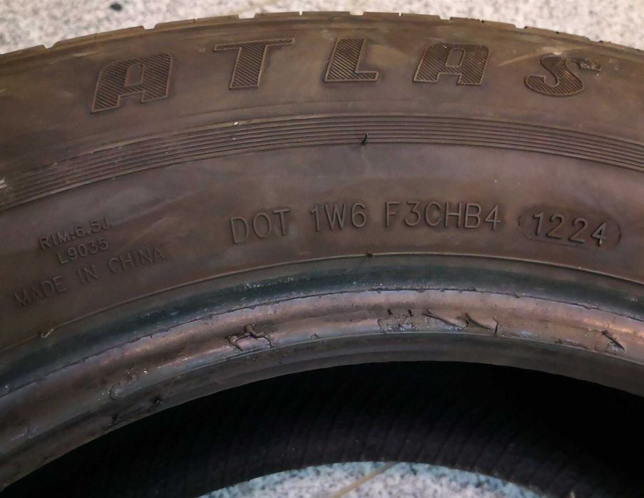 Четири броя единични летни гуми 205/60 R16 215/60 R16 215/55 R16