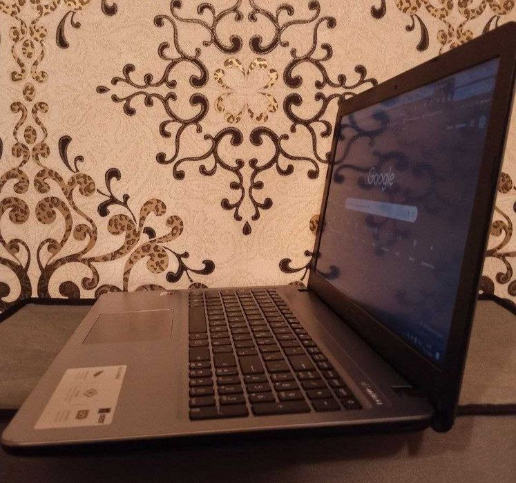 Noutbuk Asus Srochniy