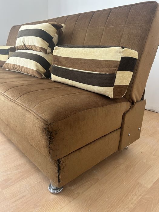 Разтегателен диван