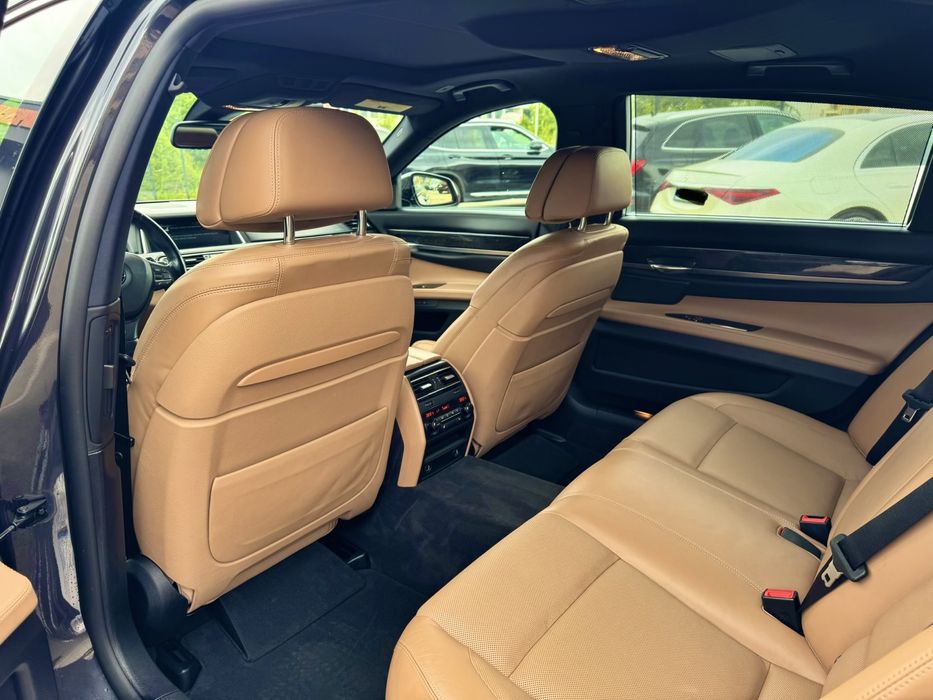 BMW 750Lxi - 2015 - €9999