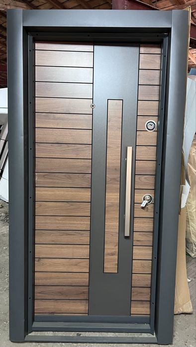 входни врати нови на склад вносител