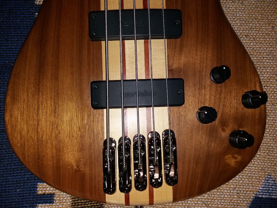 Продаётся бас-гитара Ibanez SR-1005 Prestige.