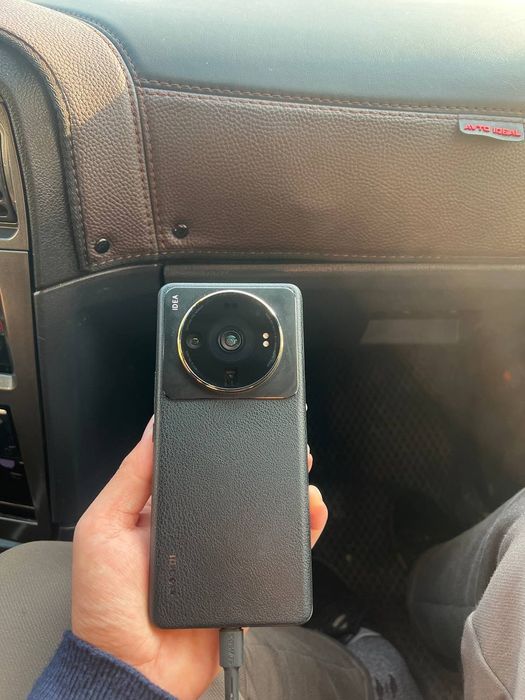 Xiaomi 12S ultra 12+4,256GB