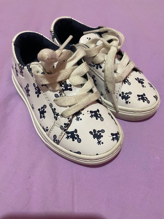 детски оригинални маратонки Lacoste, номер 23