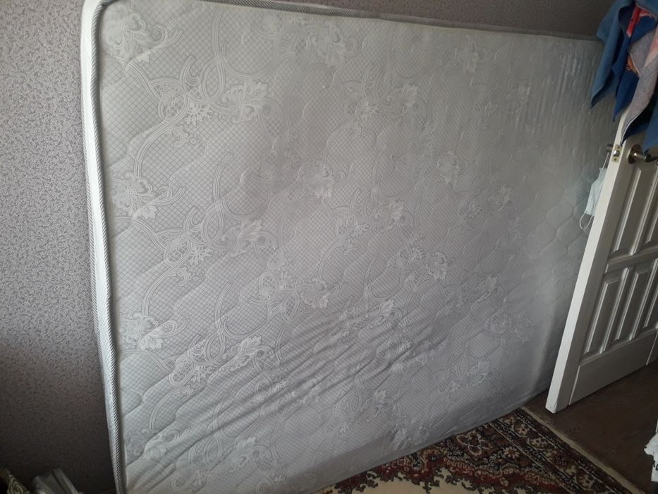 Продам матрас двухспальный