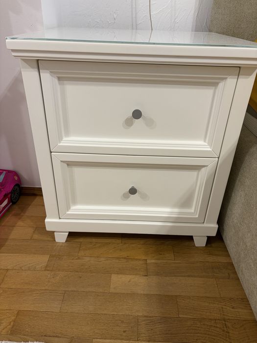 2 Noptiere din lemn masiv si mdf