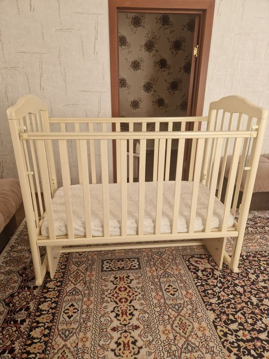 Продам детскую кроватку