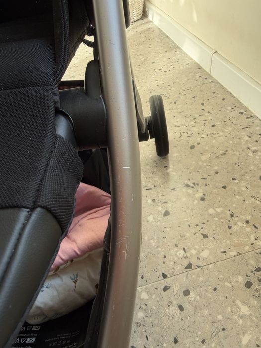 Продам коляску anex iq