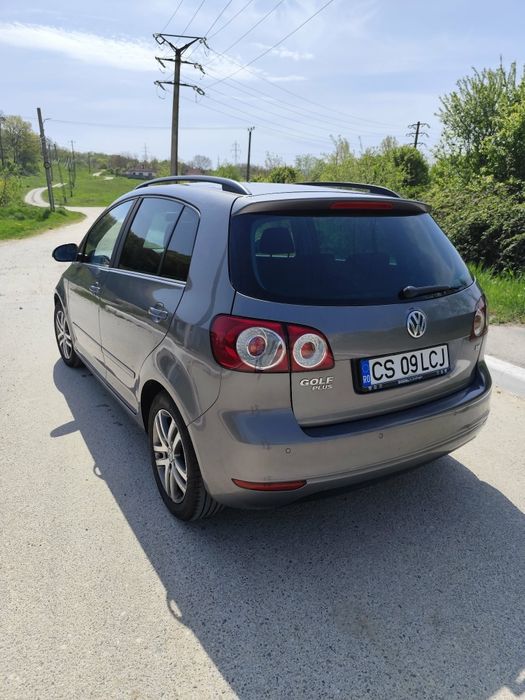 Vând golf 6 plus 2009 1.6 mpi BSE cel mai bun motor