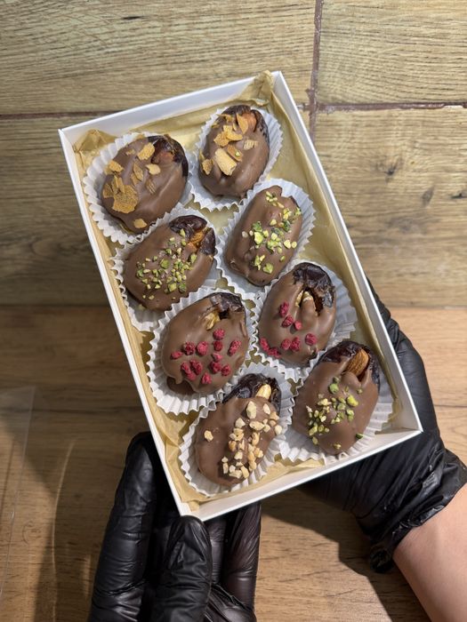 Финики в шоколаде