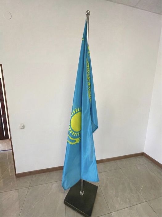 Флагшток кабинетный
