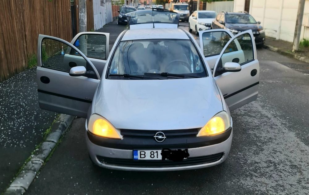 Opel corsa cC2001