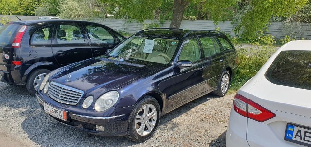 Mercedes E320i комби