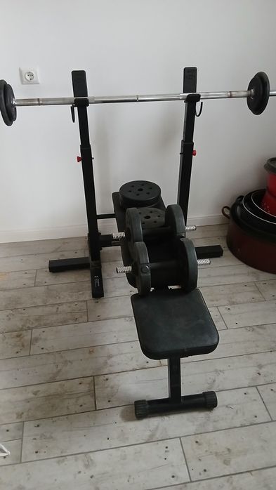 Vând urgent set de gantere cu 8 greutăți, bancă reglabilă și halteră c