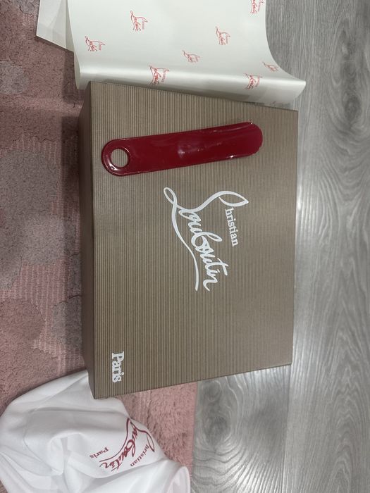 Продам весенние ботинки Лобутены