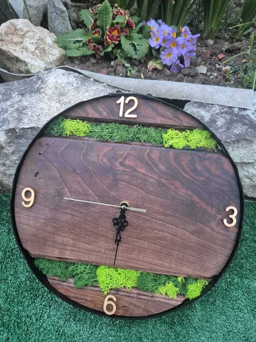 Стенен часовник от орех