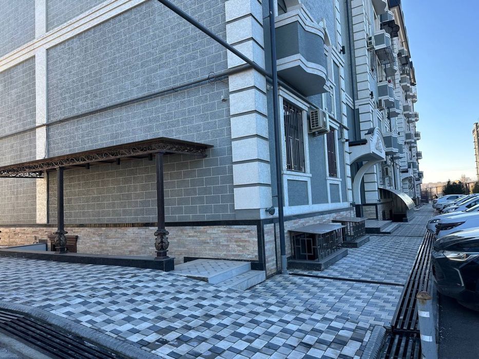 Продаётся нежилое цокольное помещение под офис