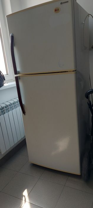 Холодильник б/у марки LG