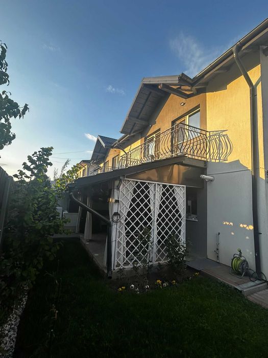 Duplex Valea Lupului 93.2 mp Str fundac asfaltata | P+ E + pod + terasa| panouri solare | 2 locuri de parcare | 500m de Penny | suprafata teren 183 mp
