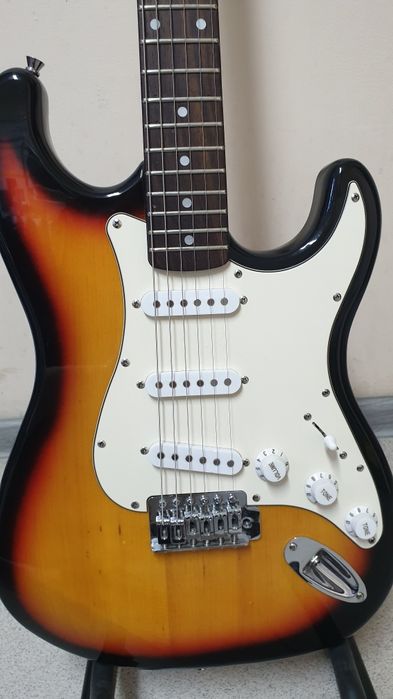 Электрогитара fender