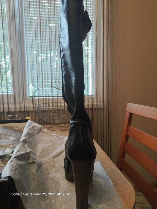 Продавам дамски ботуши естествена кожа Miss Sixty