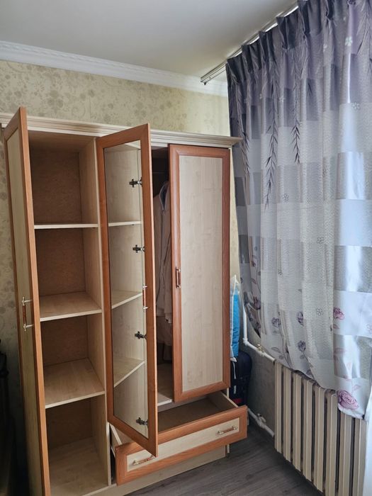 Продам шкаф плательный
