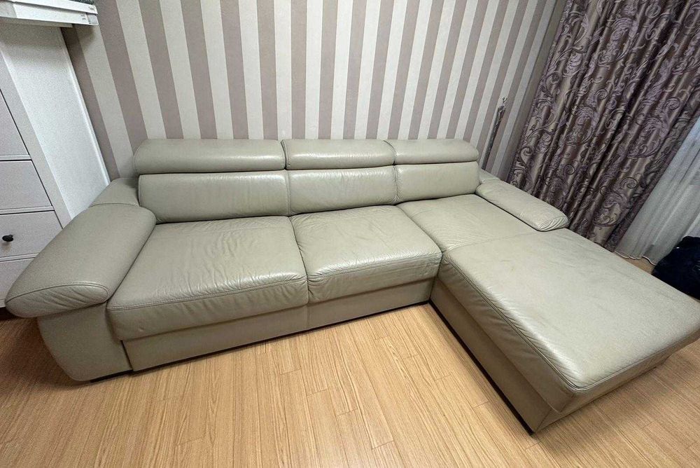 Диван кожаный раскладной